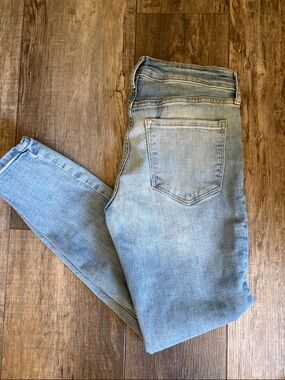 Old Navy Light Wash Skinny Jeans